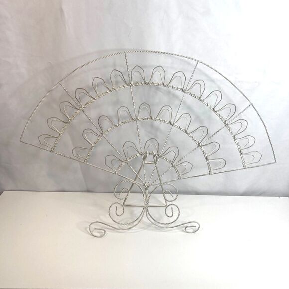 Fan Shaped White Metal Wire Table Top Photo Card Holder Cottage Core Shabby Chic - Picture 13 of 13